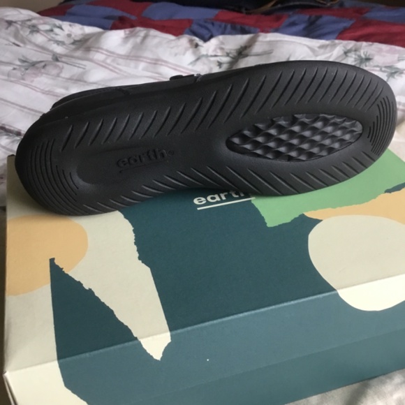 NWOT Slip-on Earth Shoes - Picture 4 of 8